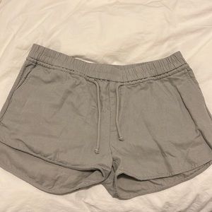 Wilfred Free Linen shorts